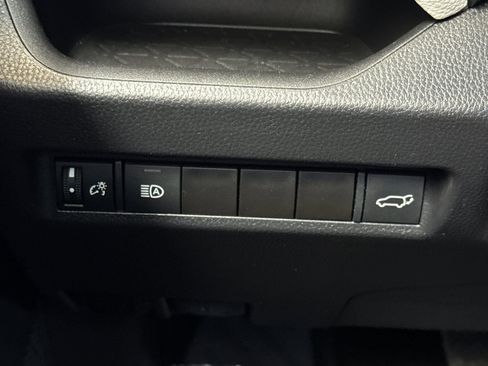 Certified 2022 Toyota RAV4 XLE Premium FWD image 33