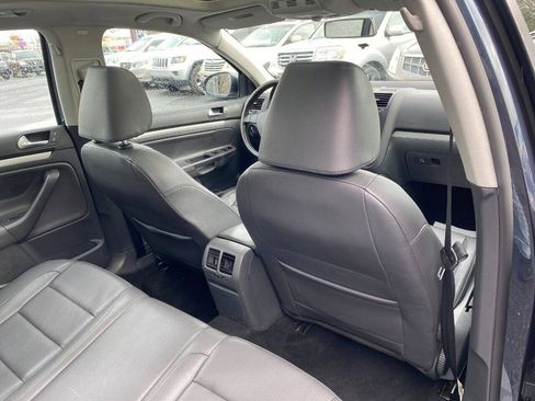 Used 2009 Volkswagen Jetta TDI FWD image 24