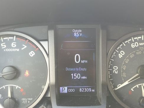 Used 2017 Toyota Tacoma TRD Sport w/ Tow Package (A/T) image 27