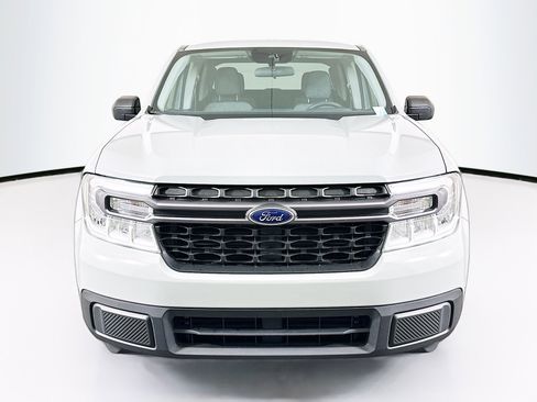 Used 2023 Ford Maverick XLT image 2