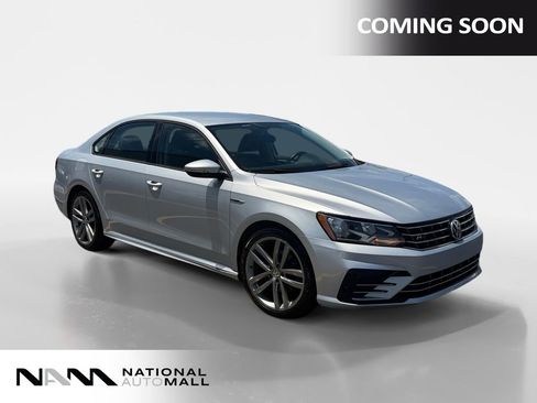 Used 2018 Volkswagen Passat 2.0T R-Line FWD image 7