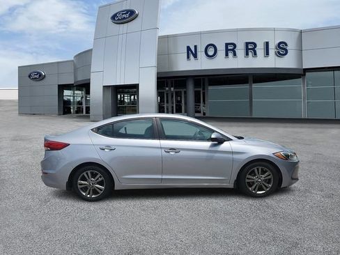 Used 2017 Hyundai Elantra SE FWD image 5
