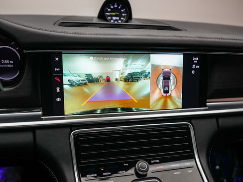 Used 2022 Porsche Panamera 4 E-Hybrid AWD/4WD image 29