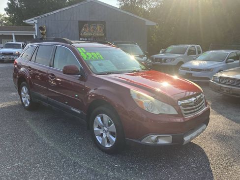Used 2011 Subaru Outback 2.5i Limited AWD/4WD image 5