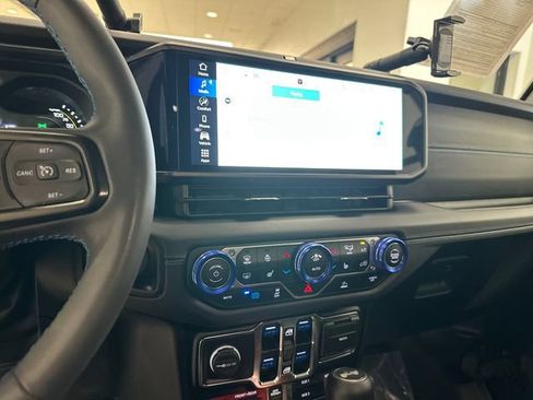 Used 2024 Jeep Wrangler Unlimited Rubicon 4xe w/ Convenience Group AWD/4WD image 20