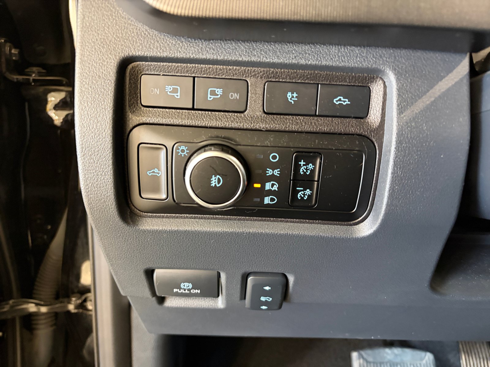 Used 2024 Ford F250 Platinum AWD/4WD image 20