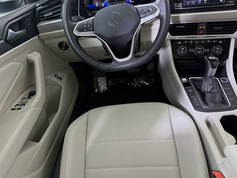 Used 2023 Volkswagen Jetta SE image 23