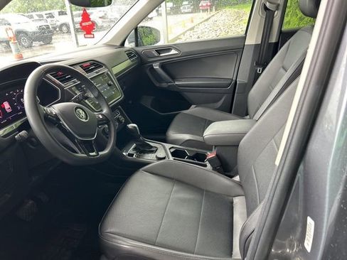 Used 2020 Volkswagen Tiguan SEL w/ 3rd Row Seat Package AWD/4WD image 12