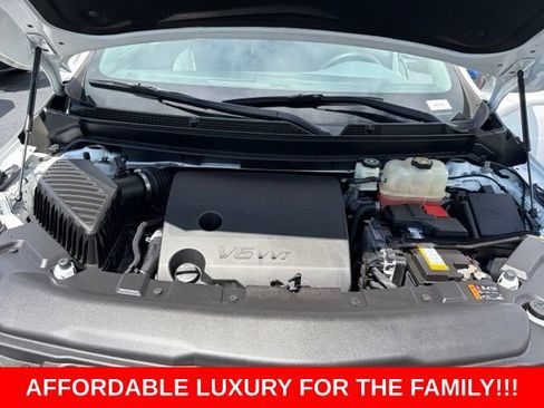 Used 2021 Buick Enclave Essence w/ LPO, Touring Package FWD image 11