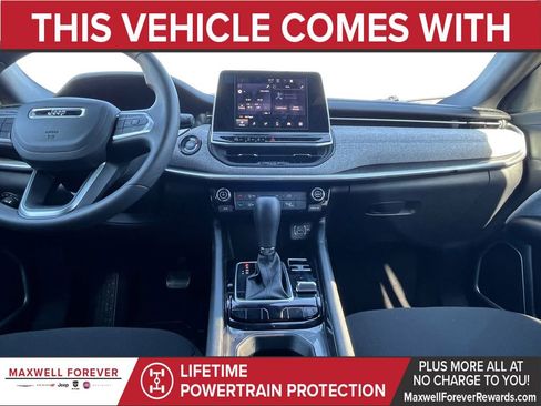 Used 2025 Jeep Compass Sport image 3