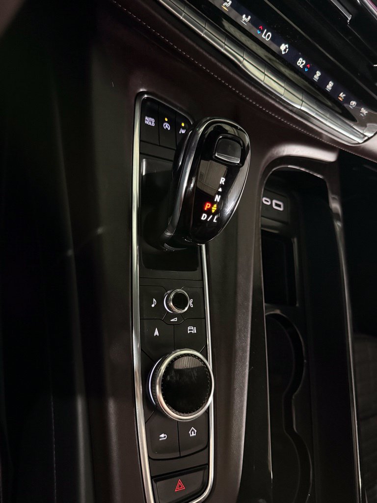 Used 2023 Cadillac Escalade ESV Sport Platinum w/ Heavy-Duty Trailer Package AWD/4WD image 47