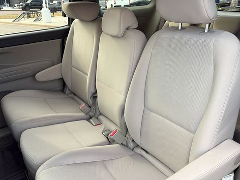 Used 2020 Kia Sedona LX image 14