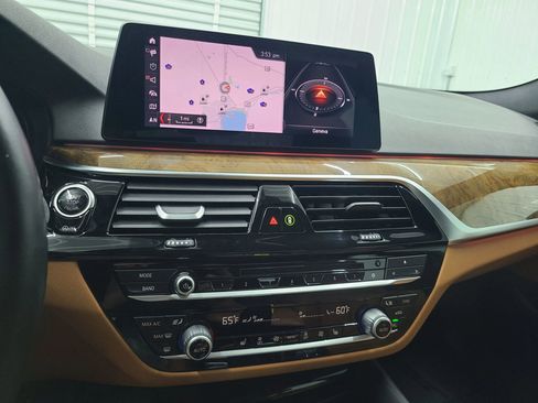 Used 2019 BMW 530i xDrive 530i xDrive Sedan 4D w/ Convenience Package image 26