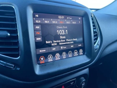 Used 2020 Jeep Compass Trailhawk image 16