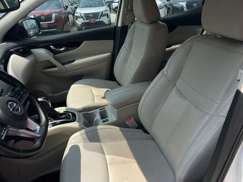 Used 2022 Nissan Rogue Sport SL w/ Premium Package image 10