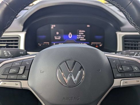 Certified 2022 Volkswagen Atlas Cross Sport SE FWD image 31