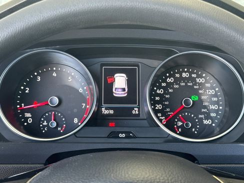 Used 2021 Volkswagen Tiguan S image 23