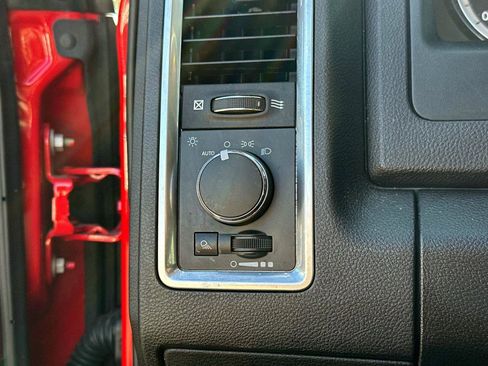 Used 2022 RAM 1500 Classic SLT image 24