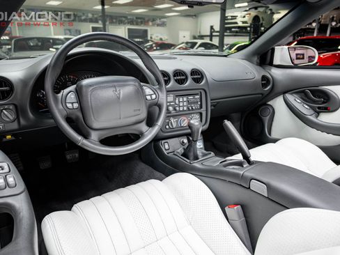 Used 1999 Pontiac Firebird Trans Am RWD image 87