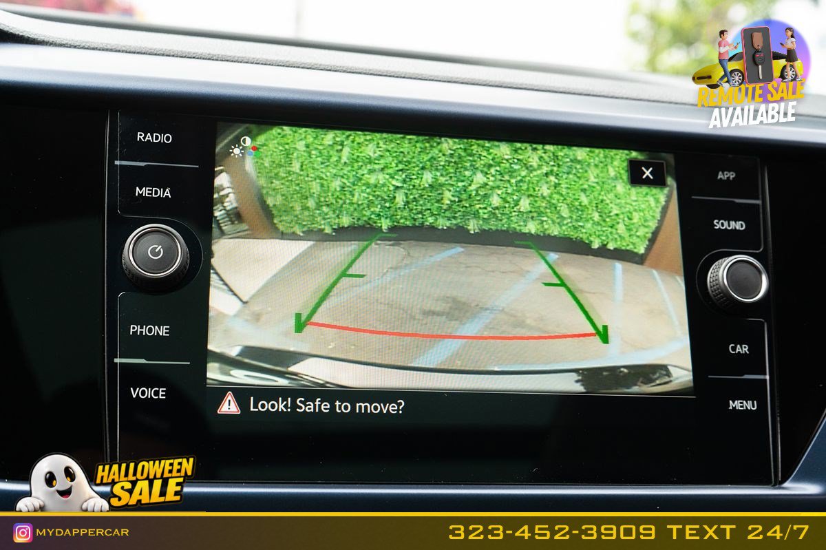 Used 2023 Volkswagen Taos SE w/ Panoramic Sunroof Package FWD image 37