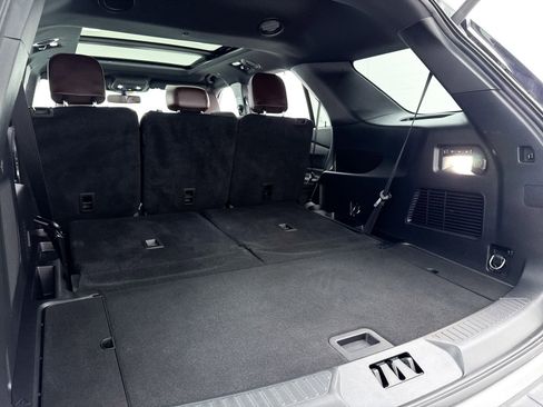 Used 2023 Ford Explorer Platinum w/ Technology Package image 36