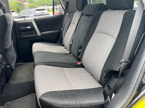 Used 2015 Toyota 4Runner SR5 RWD image 28