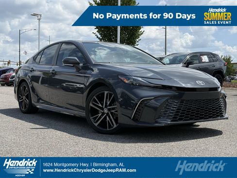 Used 2025 Toyota Camry XSE FWD image 1