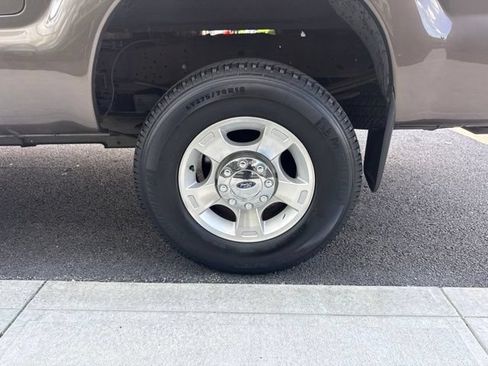 Used 2016 Ford F250 XLT w/ XLT Interior Package AWD/4WD image 8
