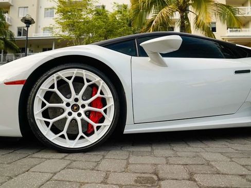 Used 2016 Lamborghini Huracan LP 610-4 Avio image 12