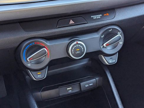 Used 2022 Kia Rio LX image 35