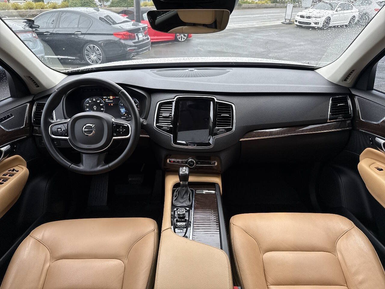 Used 2016 Volvo XC90 T6 Momentum w/ Momentum Plus Package AWD/4WD image 25