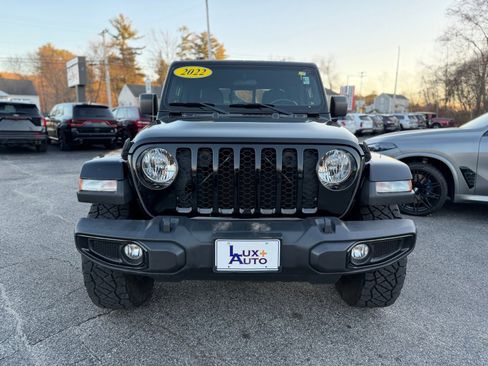 Used 2022 Jeep Gladiator Willys image 4