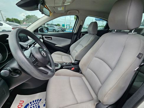 Used 2019 Toyota Yaris L FWD image 15