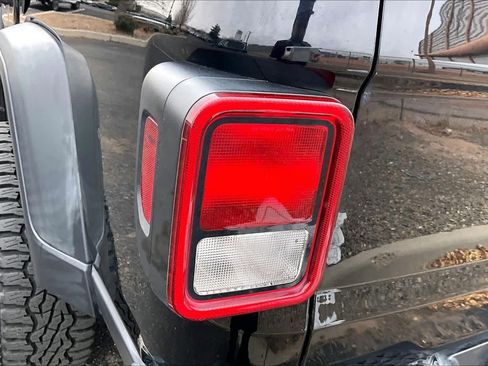 Used 2020 Jeep Gladiator Sport w/ Quick Order Package 24S image 25