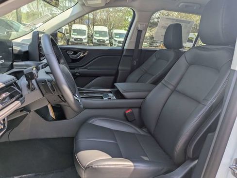 New 2026 Lincoln Aviator AWD image 18
