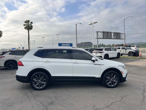 Certified 2022 Volkswagen Tiguan SE image 28