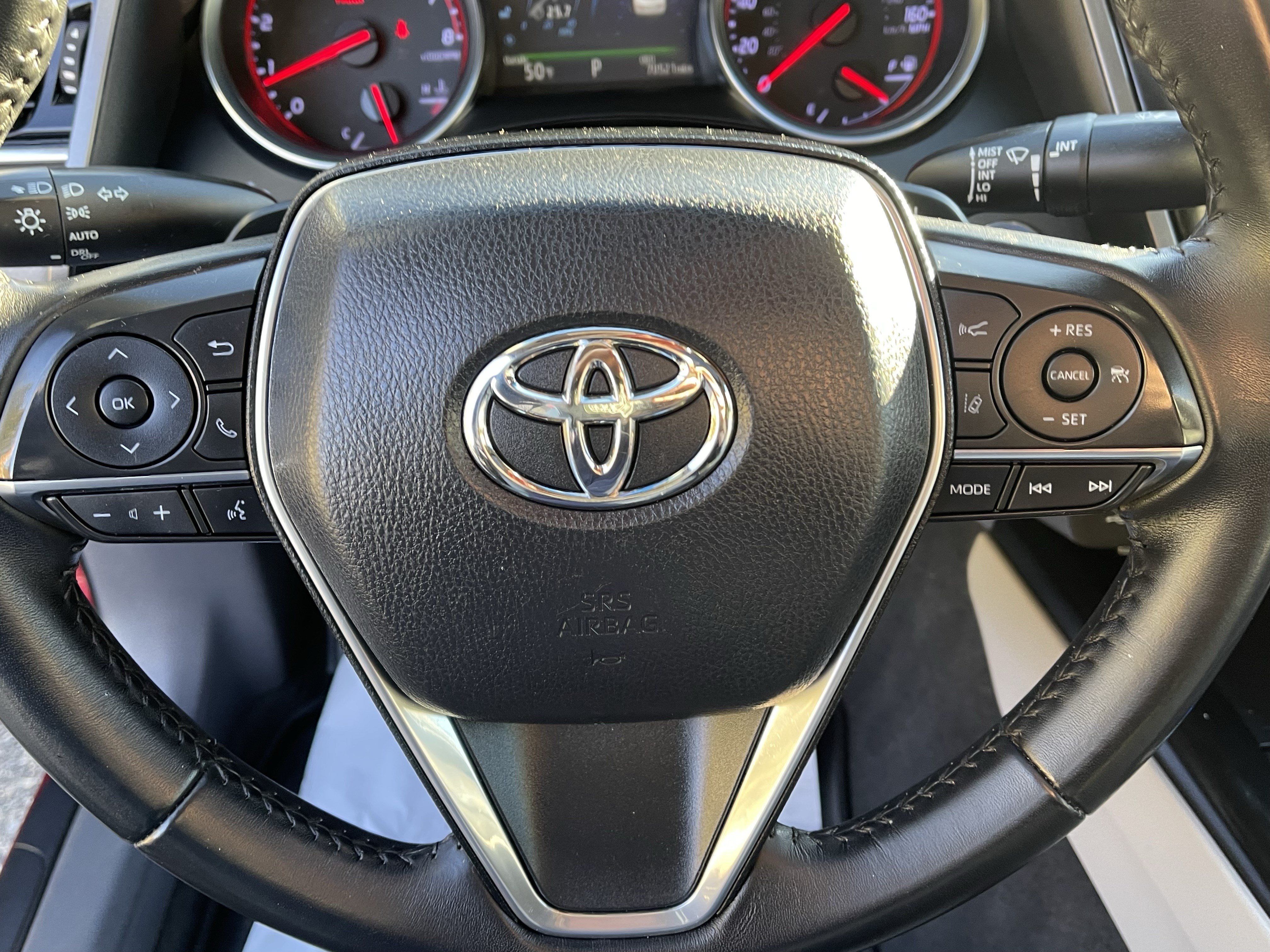 Used 2018 Toyota Camry XSE FWD image 19