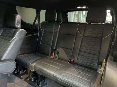 Used 2024 Cadillac Escalade ESV V w/ Heavy-Duty Trailer Package AWD/4WD image 25