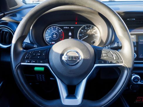 Used 2020 Nissan Kicks SV image 26