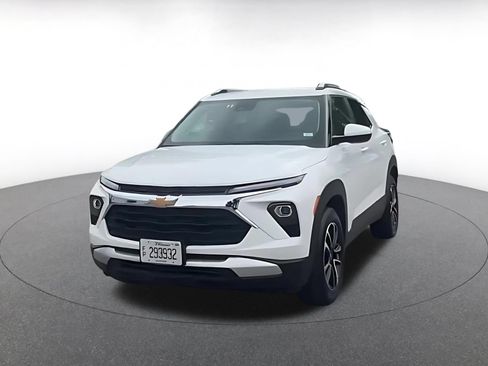 Used 2025 Chevrolet TrailBlazer LT FWD image 7