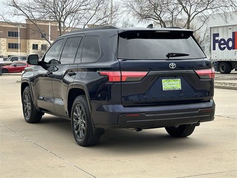 Certified 2023 Toyota Sequoia Platinum image 3