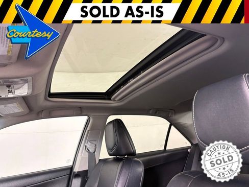 Used 2014 Toyota Camry SE w/ Moonroof Package FWD image 17