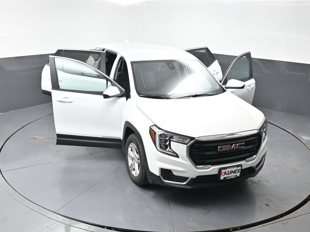 Used 2024 GMC Terrain SLE FWD image 58