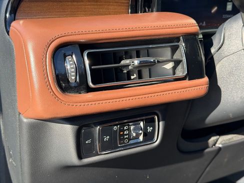 Used 2025 Lincoln Aviator Reserve w/ Jet Appearance Package image 25