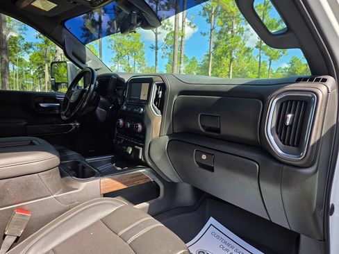 Used 2022 Chevrolet Silverado 3500 High Country w/ Technology Package AWD/4WD image 28