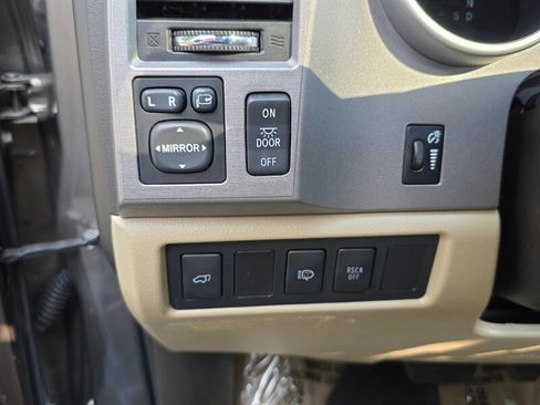 Used 2011 Toyota Sequoia Limited image 44