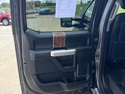 Used 2019 Ford F150 Lariat w/ Equipment Group 502A Luxury AWD/4WD image 14