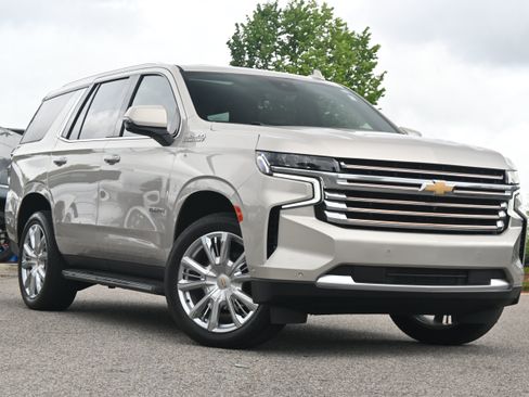 Used 2023 Chevrolet Tahoe High Country w/ Advanced Technology Package AWD/4WD image 2