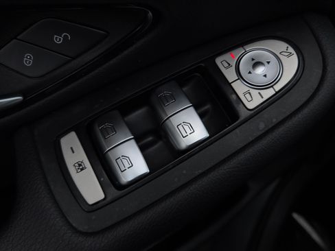 Used 2019 Mercedes-Benz GLC 300 GLC 300 image 36