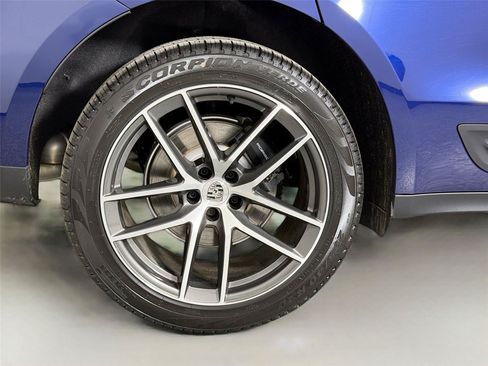 Certified 2026 Porsche Macan AWD/4WD image 13